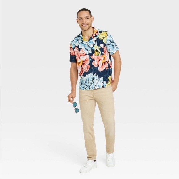 Men's Short Sleeve Button-Down Camp Shirt - Goodfellow & Со™ new - Picture 3 of 3